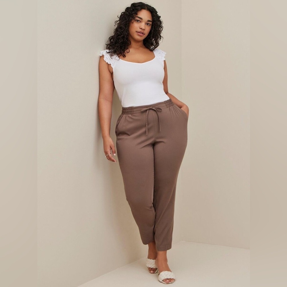 NWT New Torrid Relaxed Taper Stretch Challis High-Rise Tie-Front Pant 0